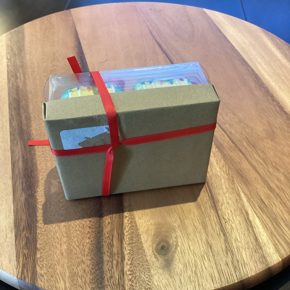 TAG Christmas camper salt and pepper shakers NWTS Adorable! Retro - Picture 7 of 7